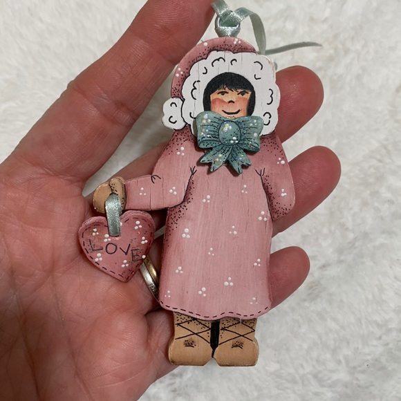 Alaska girl wood ornament Mary Harper #2 - Picture 10 of 14